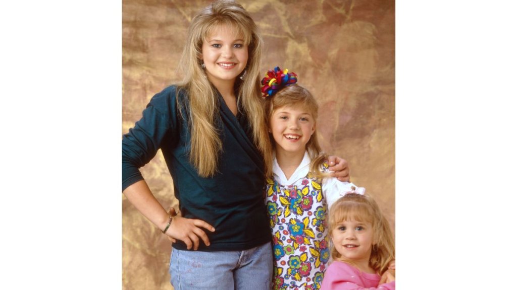 Candace Cameron, Jodie Sweetin and Ashley Olsen in 'Full House'