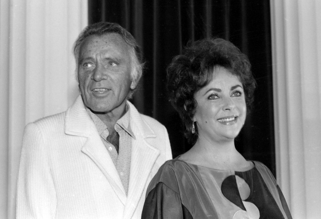 Elizabeth Taylor and Richard Burton at the Beverly Hills Hotel in 1982