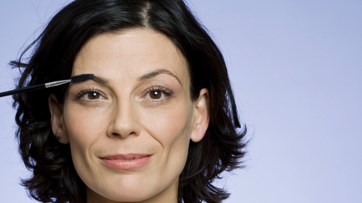 mature woman full eyebrows
