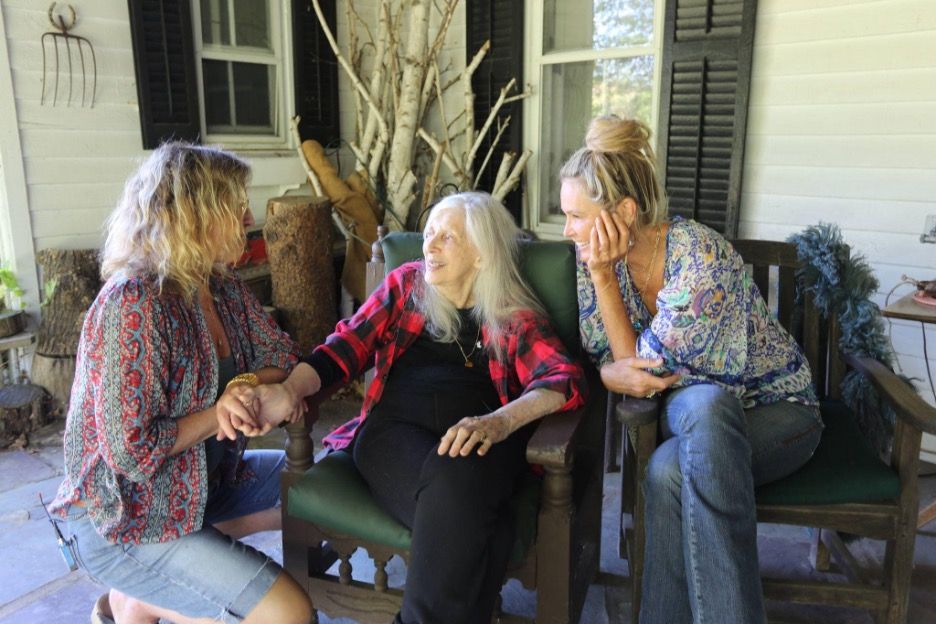 Jill and Jule Campbell with Elle Macpherson in Beyond the Gaze