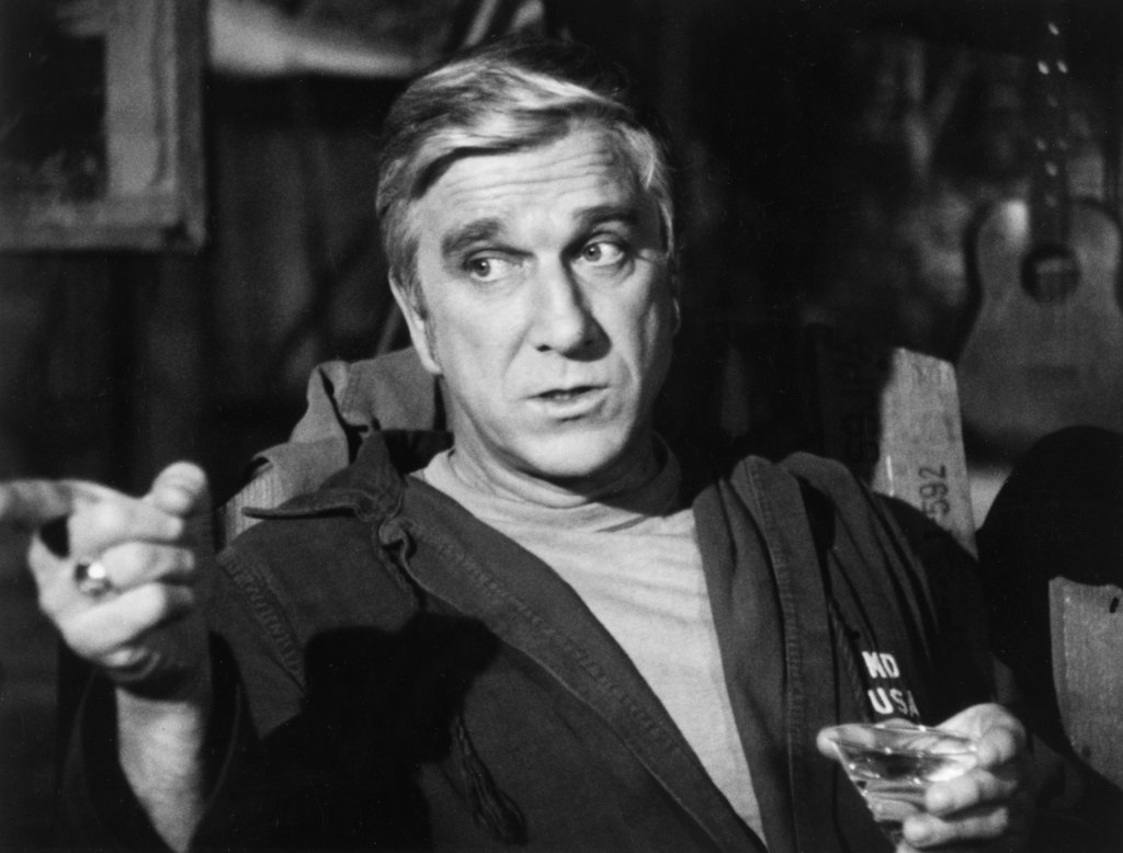 MASH, Leslie Nielsen, Season 1, 'The Ringbanger', 01-21-1973.