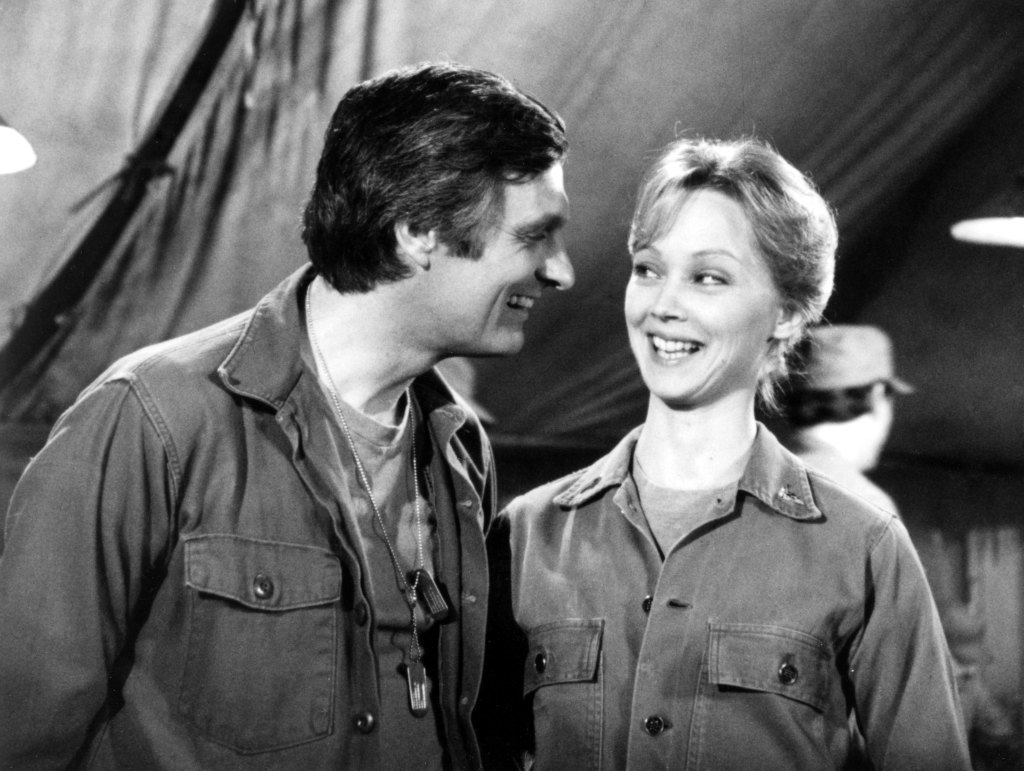 MASH, Alan Alda, Shelley Long, Season 8, 'Bottle Fatigue', 01-07-1980.