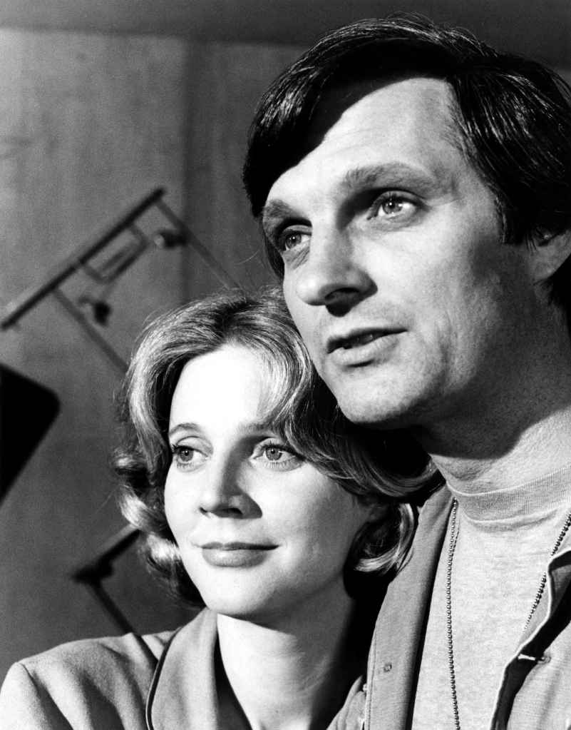 MASH, (aka M*A*S*H), from left: Blythe Danner, Alan Alda in 'The More I See You' (Season 4, Episode 22, aired February 10, 1976)