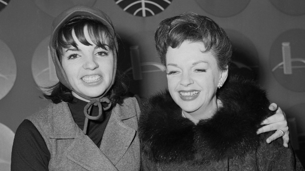 Liza Minnelli and Judy Garland in 1967