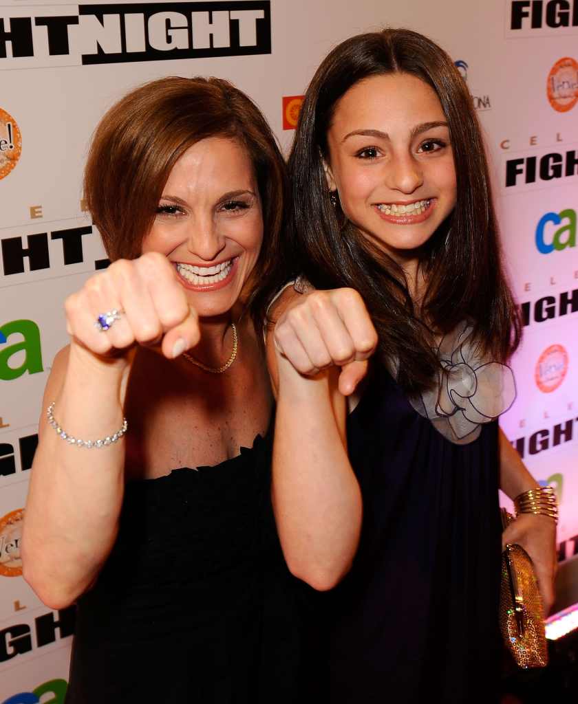 Mary Lou Retton with her daughter in 2008