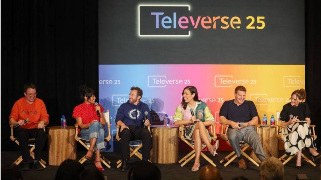 Bones 20th reunion Eric Millegan- Tamara Taylor - TJ Thyne - Michaela Conlin - David Boreanaz - Emily Deschanel