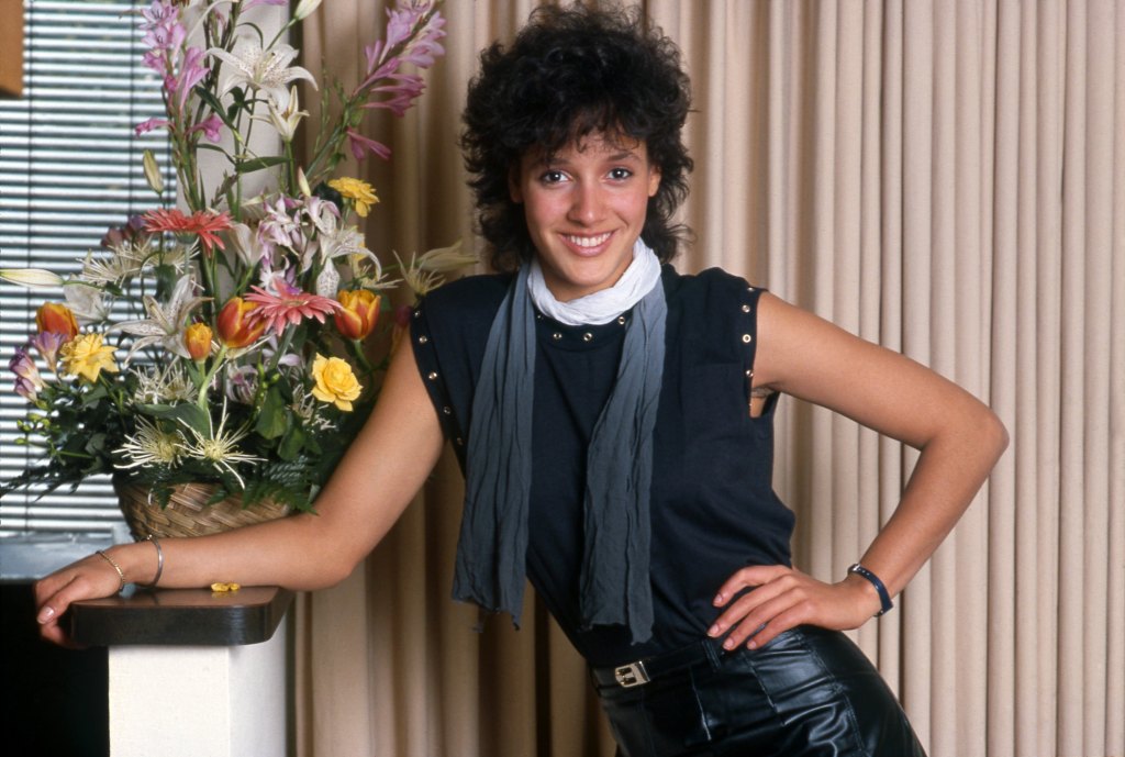 Actress Jennifer Beals poses for a portrait on April 29, 1983 in Los Angeles, California