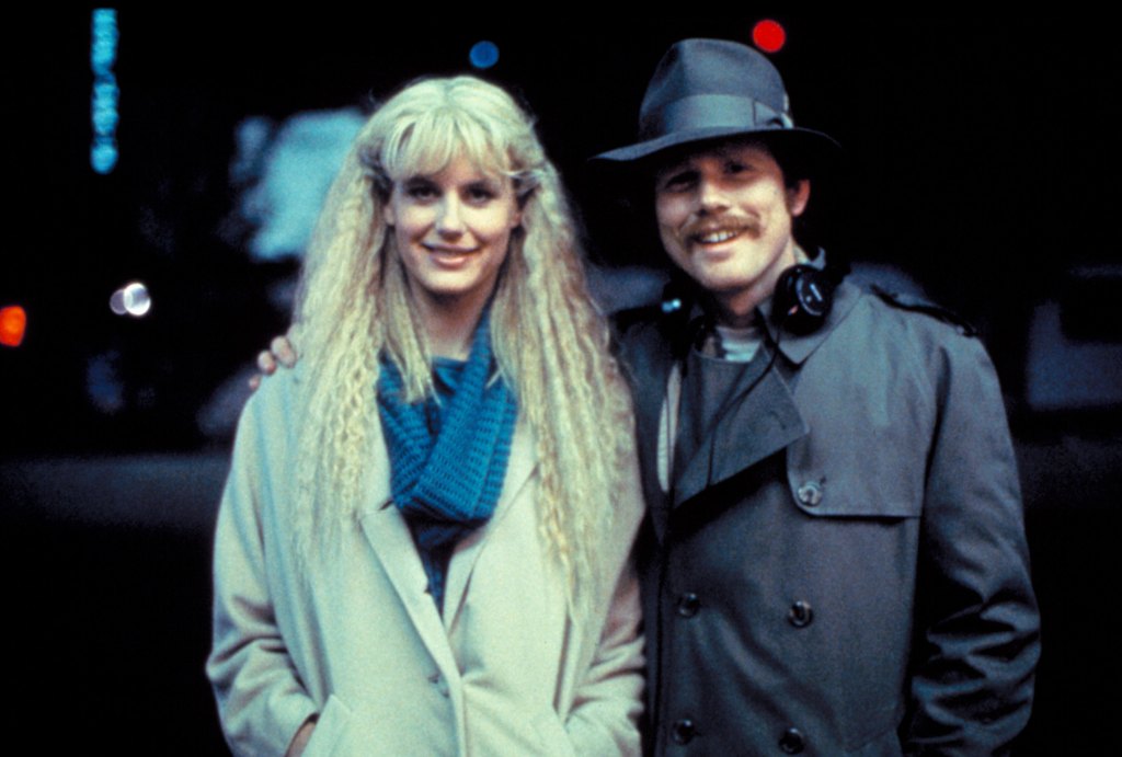 SPLASH, Daryl Hannah, Director Ron Howard on set, 1984
