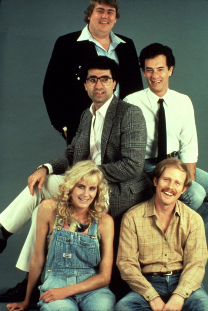 DARYL HANNAH, EUGENE LEVY, JOHN CANDY and TOM HANKS pose with director RON HOWARD for SPLASH portrait, 1984