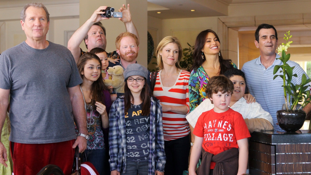 Ed O'Neill, Sarah Hyland, Eric Stonestreet, Jesse Tyler Ferguson, Ariel Winter, Julie Bowen, Sofia Vergara, Nolan Gould, Rico Rodriguez, Ty Burrell, Modern Family, 2010