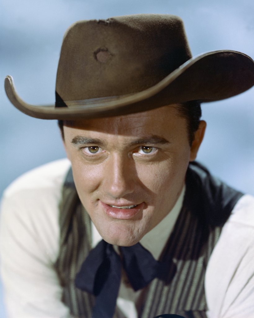 Robert Vaughn on the set of "The Magnificent Seven". 