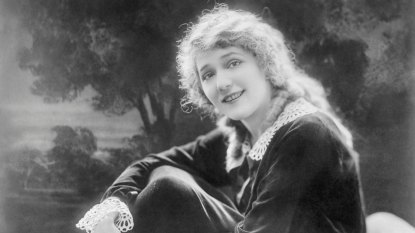 Mary Pickford & Douglas Fairbanks’ Marriage Changed Hollywood Forever