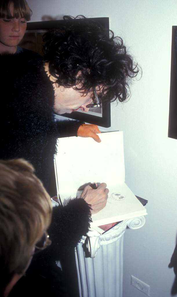 Tim Burton draws Jack Skellington in Nightmare Before Christmas book