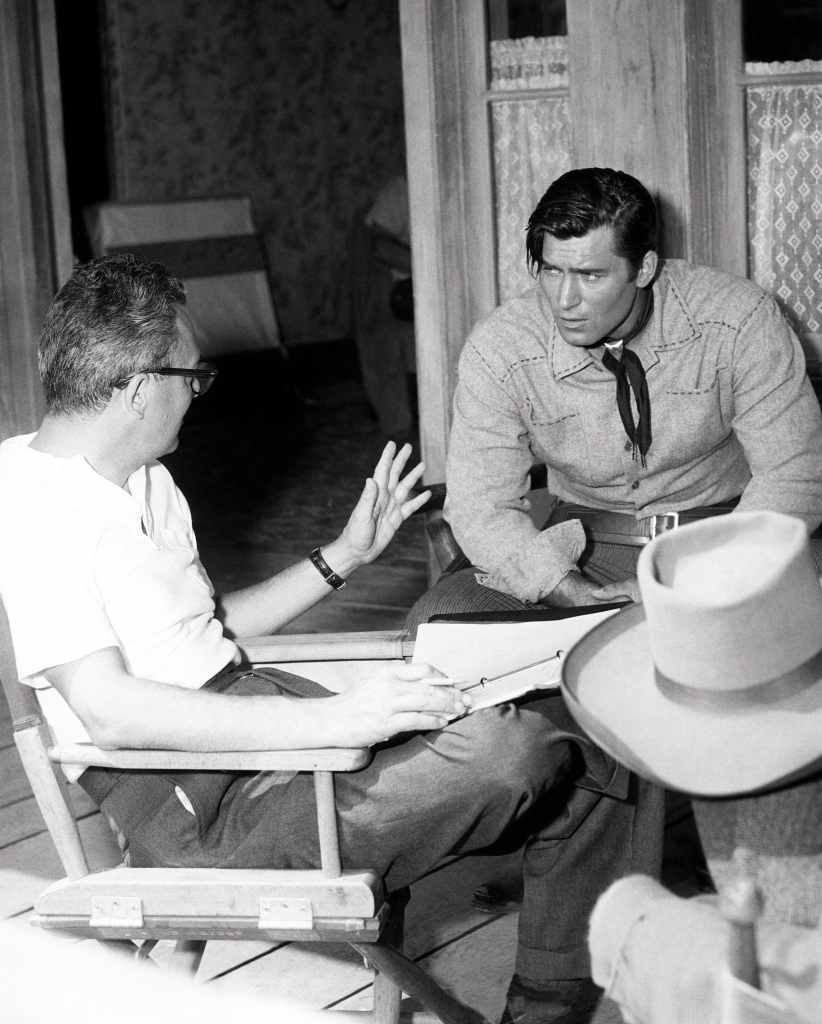 CHEYENNE, from left, director Walter Doniger, Clint Walker, on set for 'The Bounty Killers,' aired October 23, 1956 (1955-63).