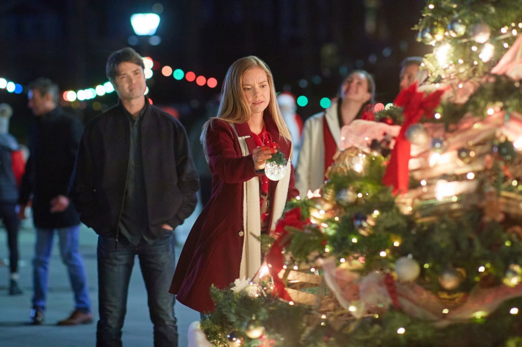 Corey Sevier, Cindy Busby, Everything Christmas, 2023