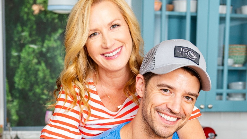 Angela Kinsey and Joshua Snyder