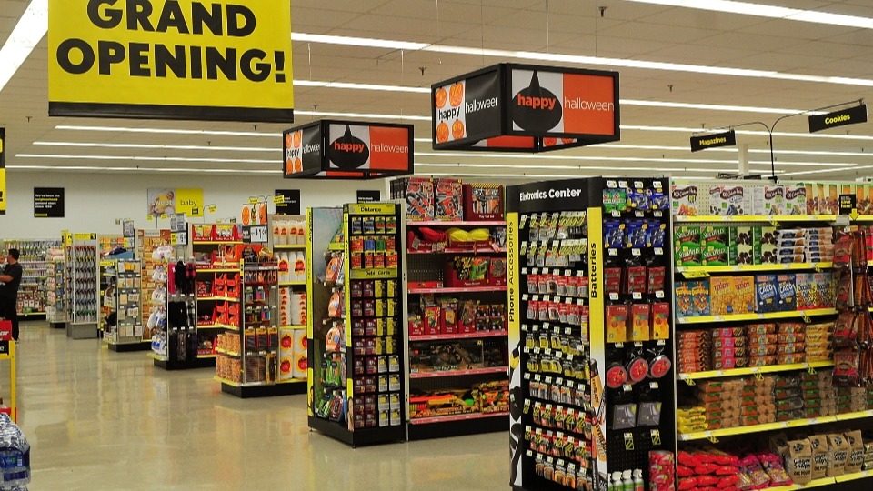 Cakes & Steaks? What You Can Buy at Dollar General Markets