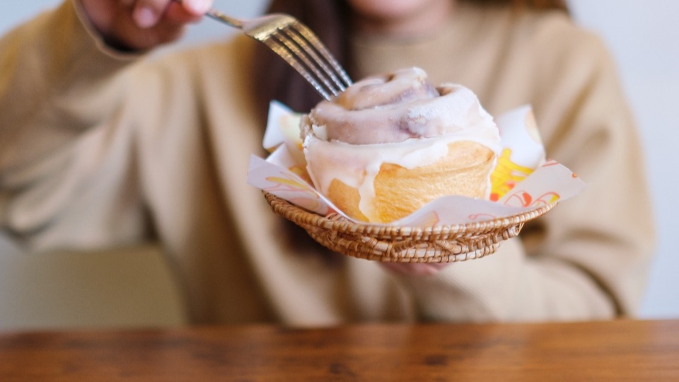 cropped-National-Cinnamon-Roll-Day-Deals