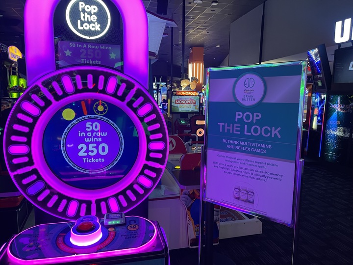 Dave and Busters Pop the Lock game