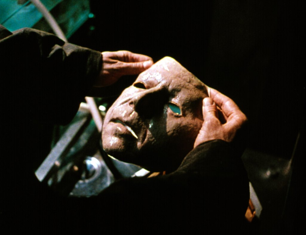 Michael Myers mask in 'Halloween'