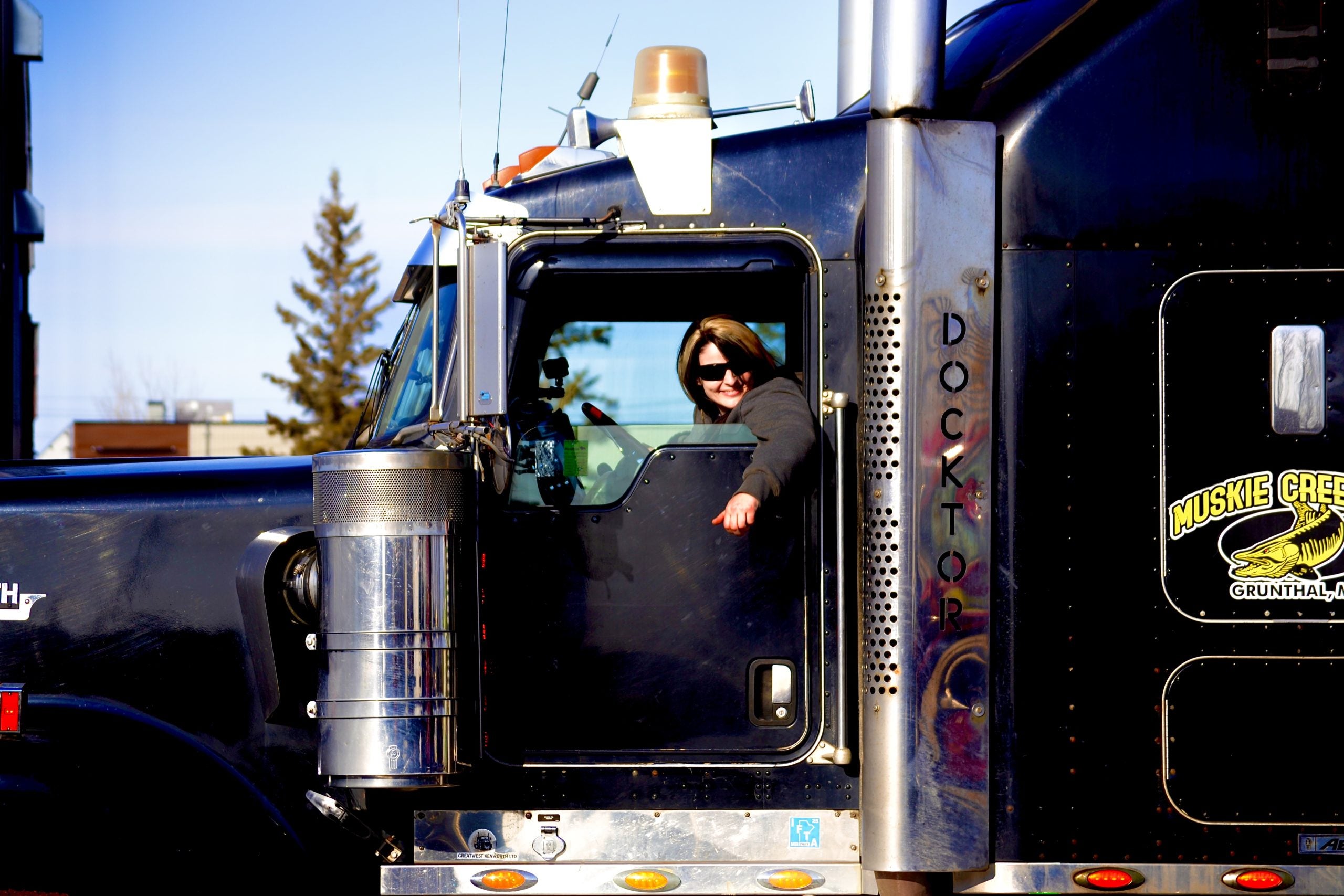 How 'Ice Road Truckers' Lisa Kelly Made Pizza Delivery Her