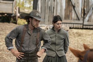 Gillian Anderson Stars in Netflix's 'The Abandons'—What to Know | Woman