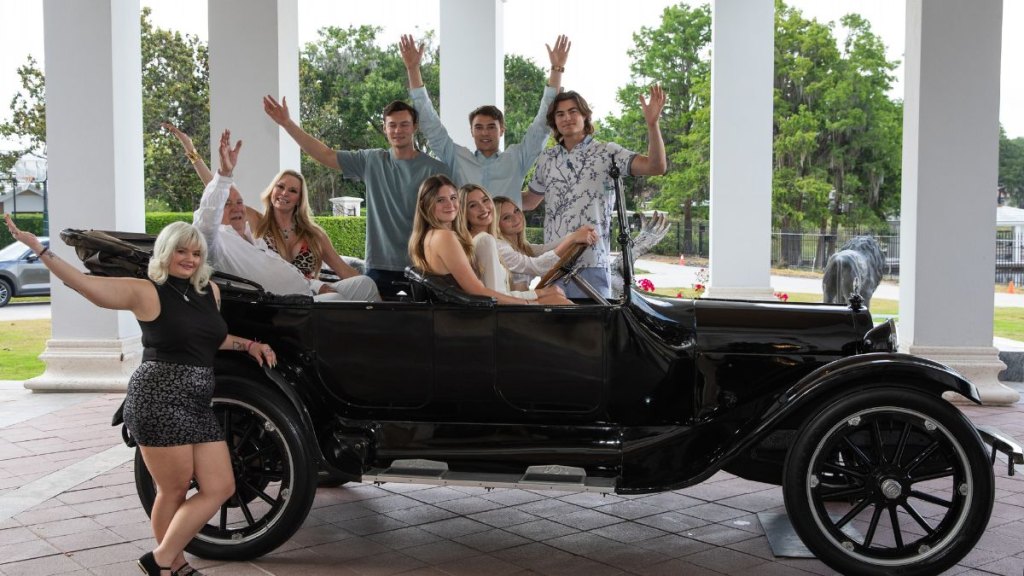 Queen of Versailles Jackie Siegel and family in Wonderful Life Car 1