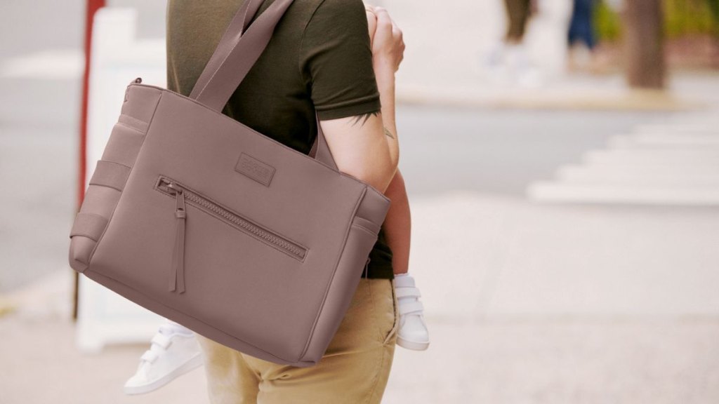 SHOT_14_WALKING_LWADE_DUNE_020