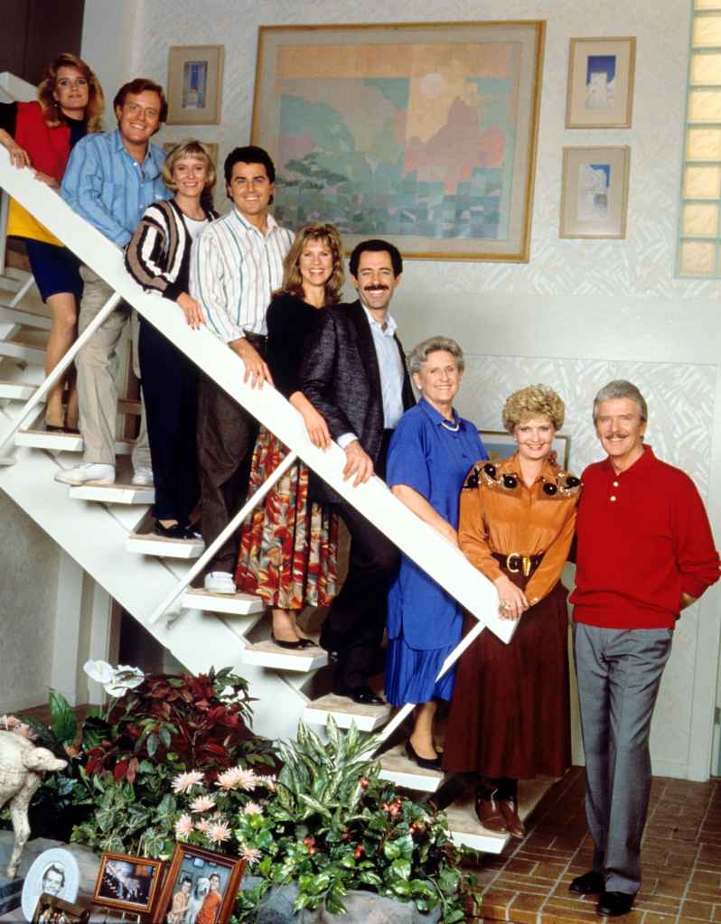 THE BRADYS, Susan Olsen, Mike Lookinland, Eve Plumb, Christopher Knight, Leah Ayres, Barry Williams, Ann B. Davis, Florence Henderson, Robert Reed, 1990.