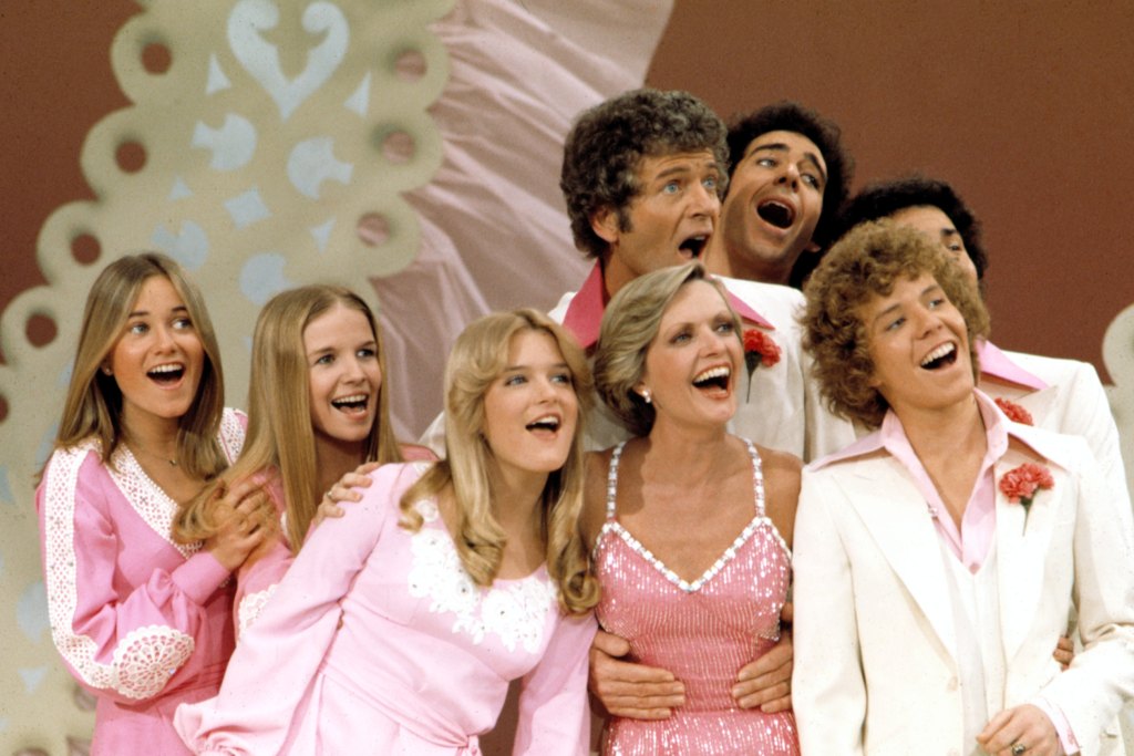 THE BRADY BUNCH HOUR, Maureen McCormick, Geri Reischl, Susan Olsen, Robert Reed, Florence Henderson, Barry Williams, Christopher Knight, Mike Lookinland, 1977