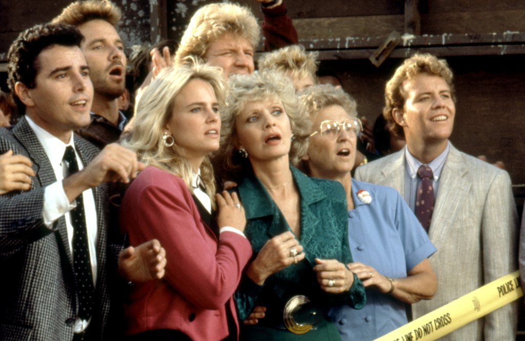 A VERY BRADY CHRISTMAS, Christopher Knight, Jennifer Runyon, Florence Henderson, Ann B. Davis, Mike Lookinland, 1988