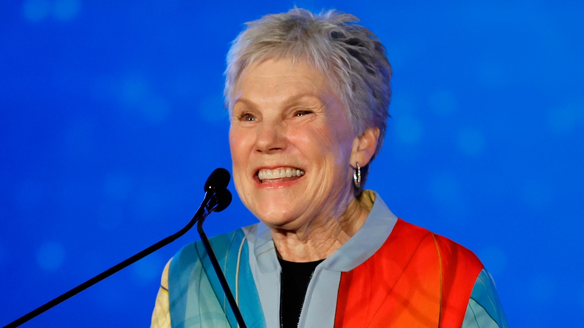 Anne Murray, 80, Releases New No. 1 Album 17 Years After Retiring  (EXCLUSIVE) | Woman's World