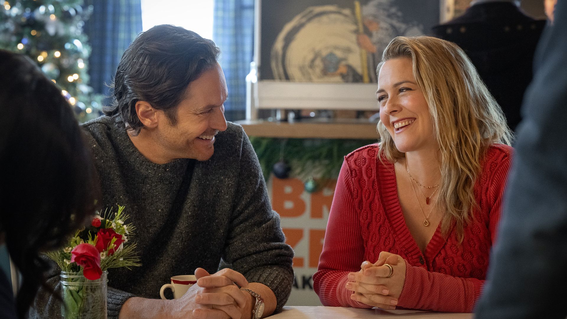 Oliver Hudson and Alicia Silverstone in 'A Merry Little Ex-Mas'