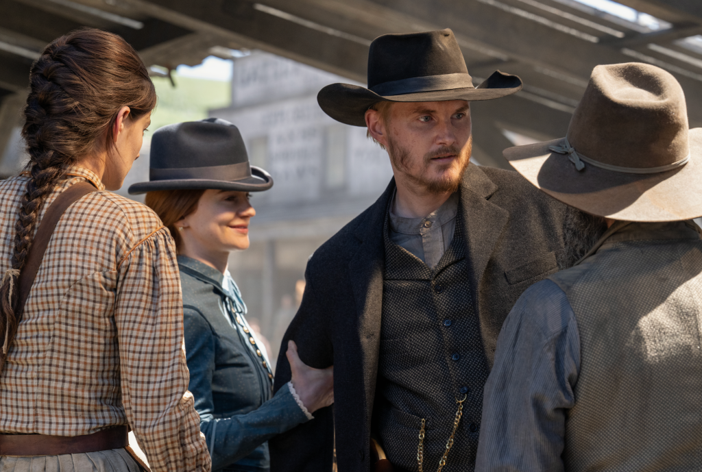 Diana Silvers, Aisling Franciosi, Toby Hemingway, The Abandons, 2025