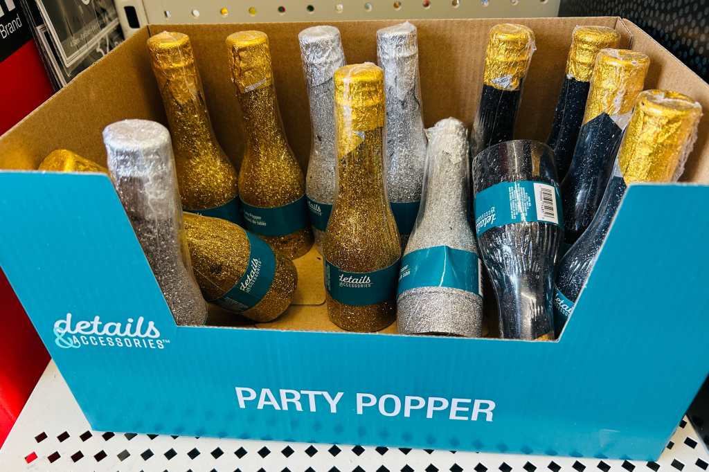 Party poppers