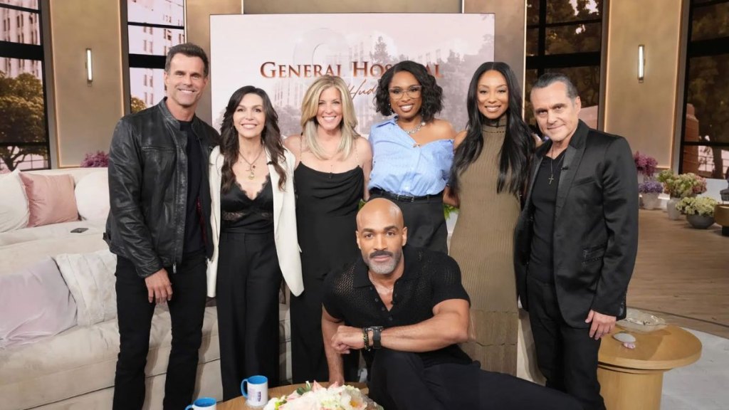 Turner poses in front of Cameron Mathison (Drew), Finola Hughes (Anna Devane), Laura Wright (Carly Spencer), JHud, Tanisha Harper (Jordan Ashford), Maurice Benard (Sonny Corinthos) at 'The Jennifer Hudson Show'