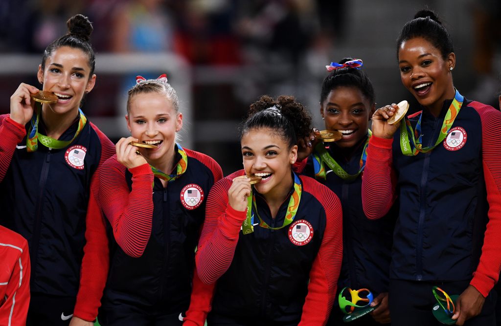 laurie hernandez and olympic team