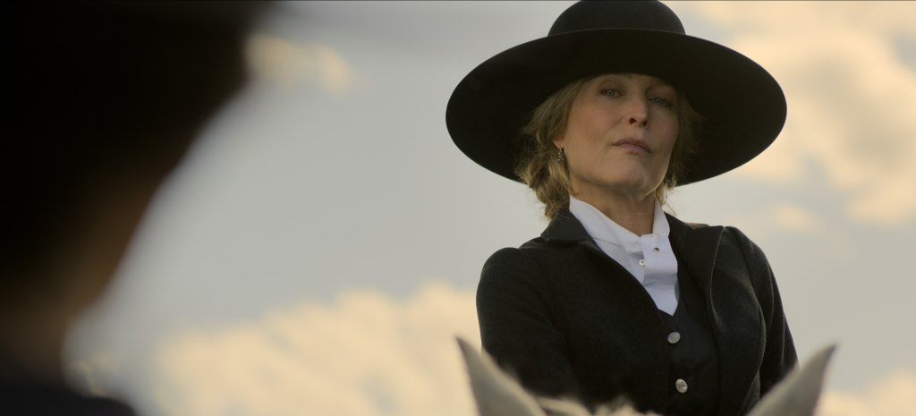 Gillian Anderson in The Abandons (2025)