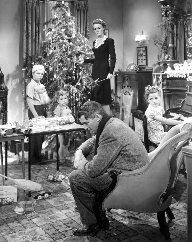 IT'S A WONDERFUL LIFE, Larry Simms, Jimmy Hawkins, James Stewart, Donna Reed, Karolyn Grimes, 1946