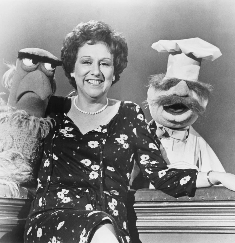 THE MUPPET SHOW, (from left): Sam the Eagle, Jean Stapleton, the Swedish Chef, (Season 3, aired Sept. 30, 1978)