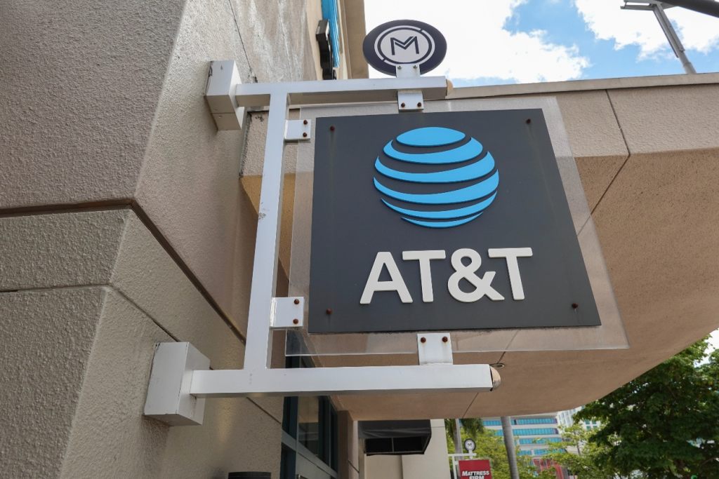 Spot and Avoid the AT&T Rewards Scam Text: How to Protect Your Info ...
