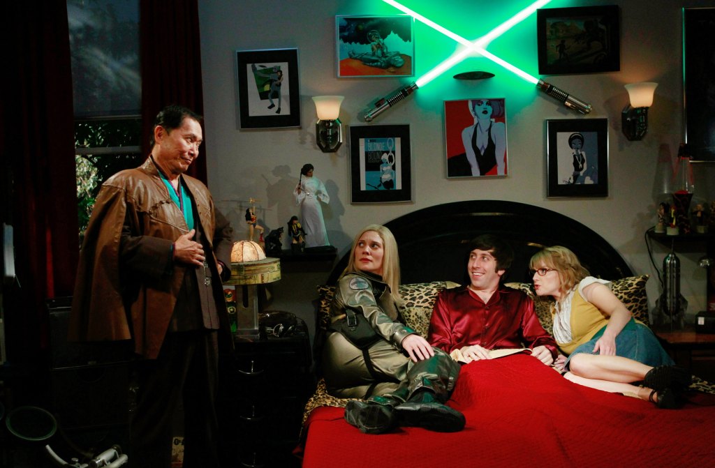 THE BIG BANG THEORY, (from left): George Takei, Katee Sackhoff, Simon Helberg, Melissa Rauch, 'The Hot Troll Deviation', (Season 4, ep. 404, airing Oct. 14, 2010)