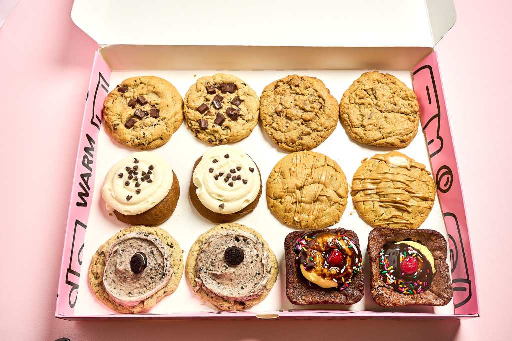 crumbl cookies