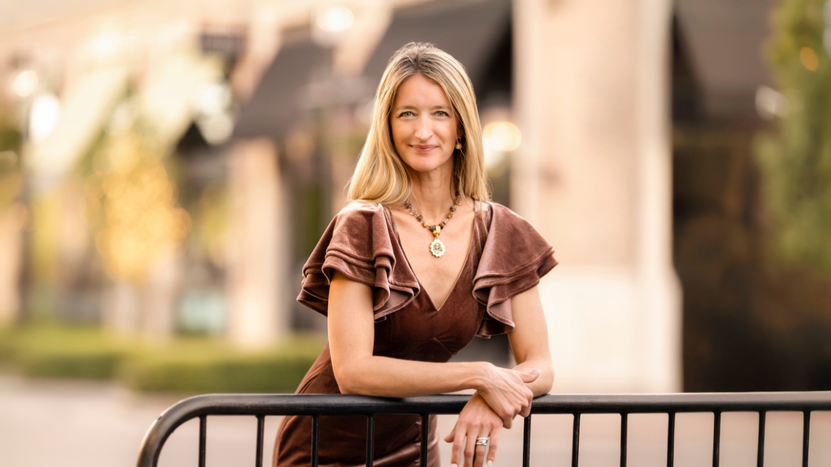 Holly Swenson, author of Stop, Drop, Grow & Glow