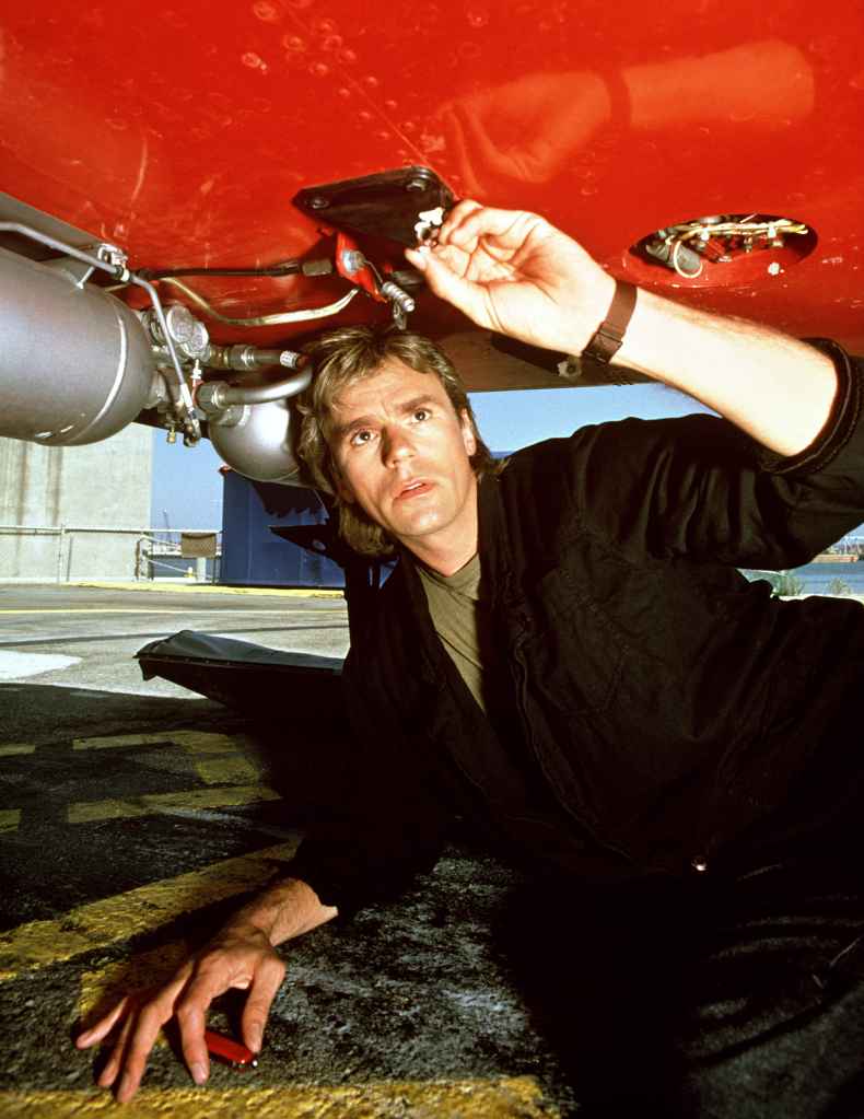 MACGYVER, Richard Dean Anderson, (Season 2), 1985-92