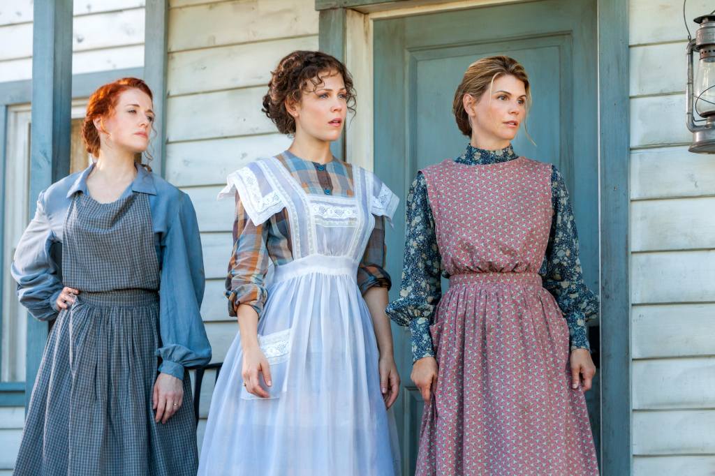 Jill Morrison, Erin Krakow, Lori Loughlin, When Calls the Heart, 2014