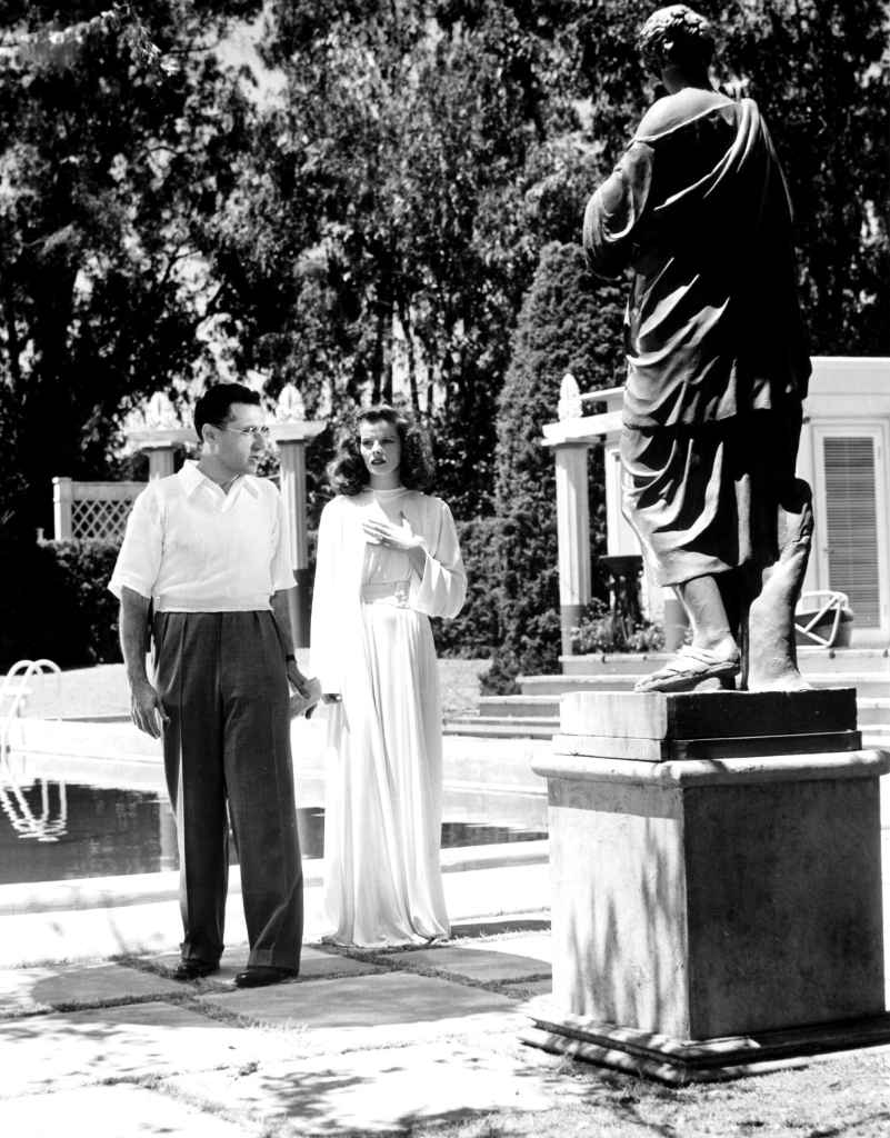 THE PHILADELPHIA STORY, director George Cukor, Katharine Hepburn on set, 1940