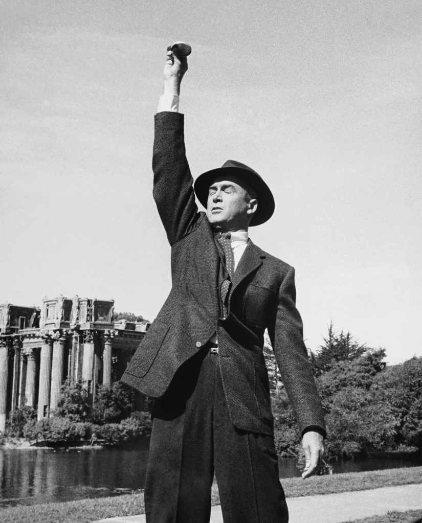 VERTIGO, James Stewart exercising on set, 1958