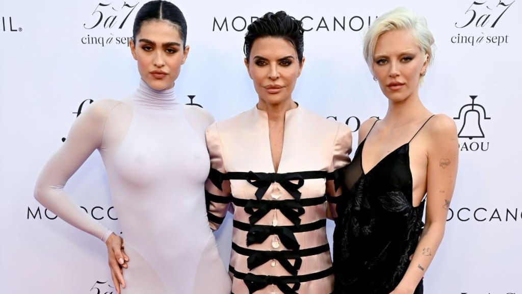 Amelia Gray Hamlin, Lisa Rinna and Delilah Belle Hamlin in 2024