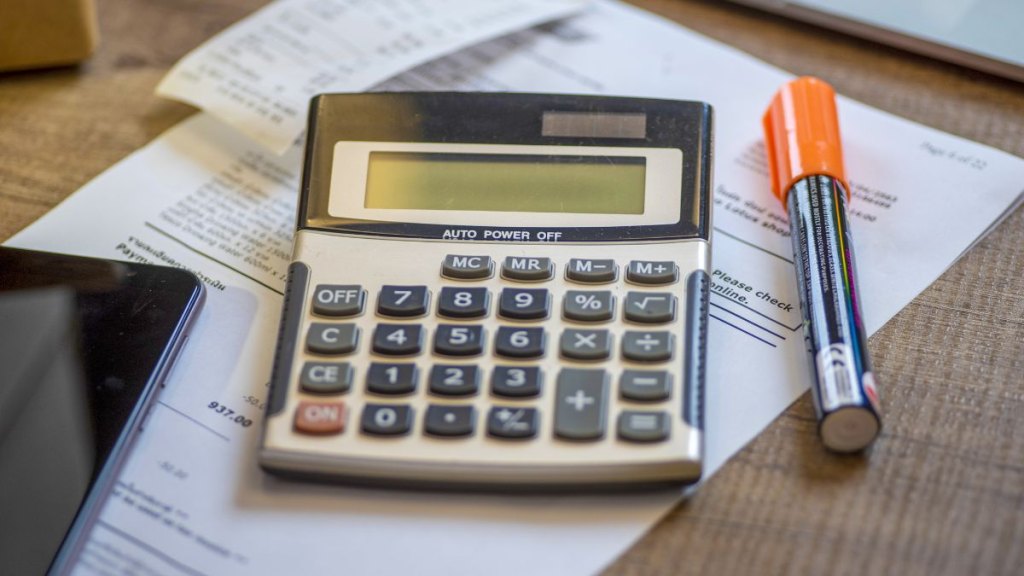 Calculator with bill